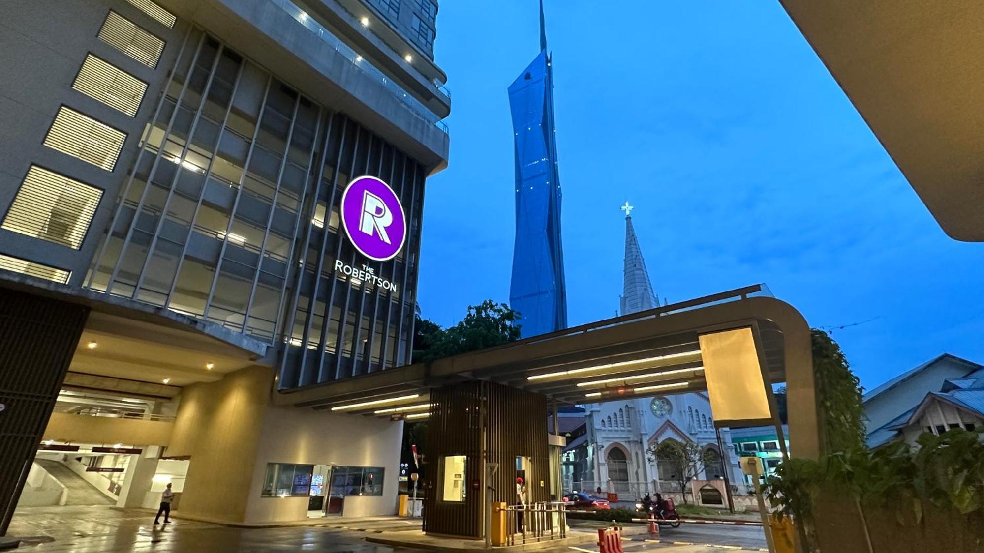 Skyline View In Bukit Bintang The Robertson 42F — Photos 1
